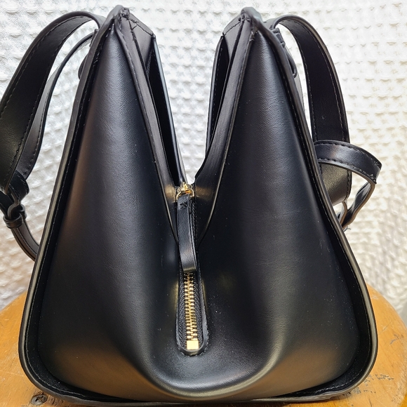 Handbags - 25-24 HOUSE OF HARLOW SQUARE HAND OR CROSSBODY BAG